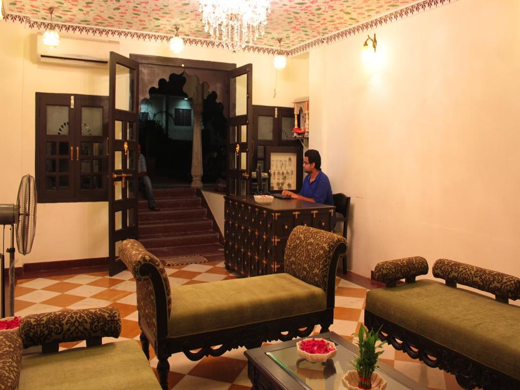 Hotel Mahima Palace Udaipur Bagian luar foto