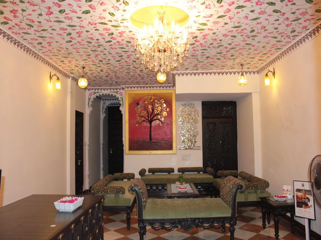 Hotel Mahima Palace Udaipur Bagian luar foto