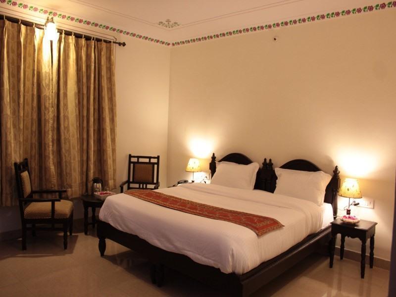 Hotel Mahima Palace Udaipur Bagian luar foto