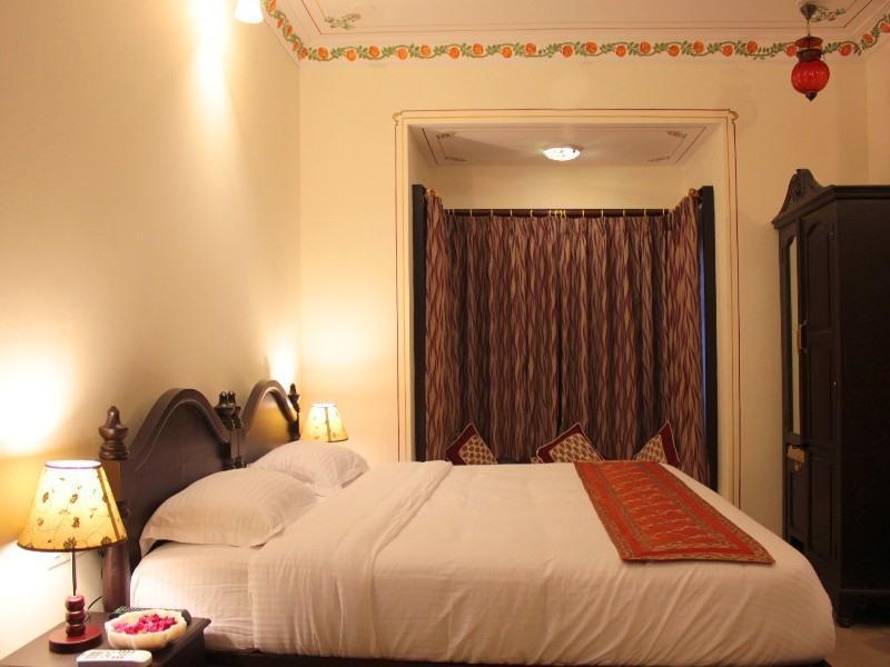 Hotel Mahima Palace Udaipur Bagian luar foto